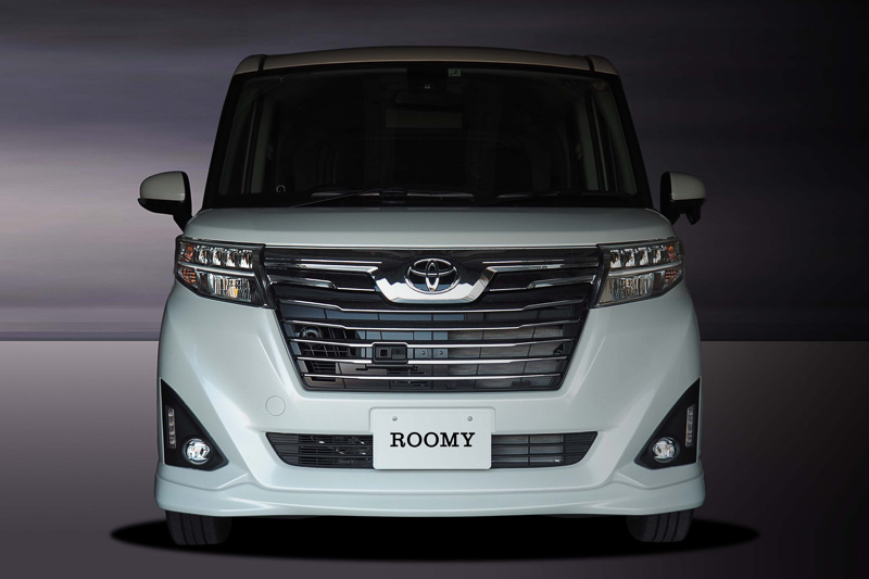 シエンタ（上）とルーミー（下）で、それぞれ左が取り付け前、右が取り付け後のイメージ