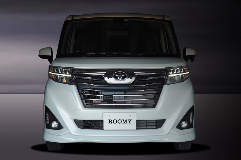 シエンタ（上）とルーミー（下）で、それぞれ左が取り付け前、右が取り付け後のイメージ