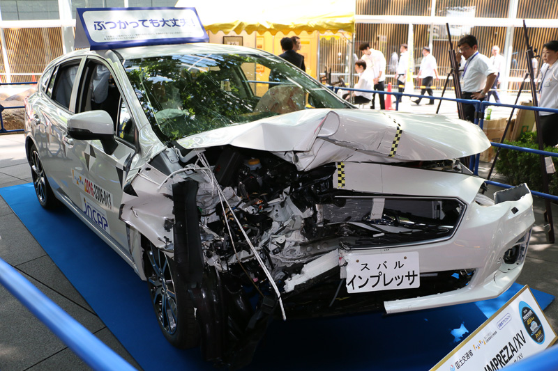 オフセット衝突試験に利用されたインプレッサ