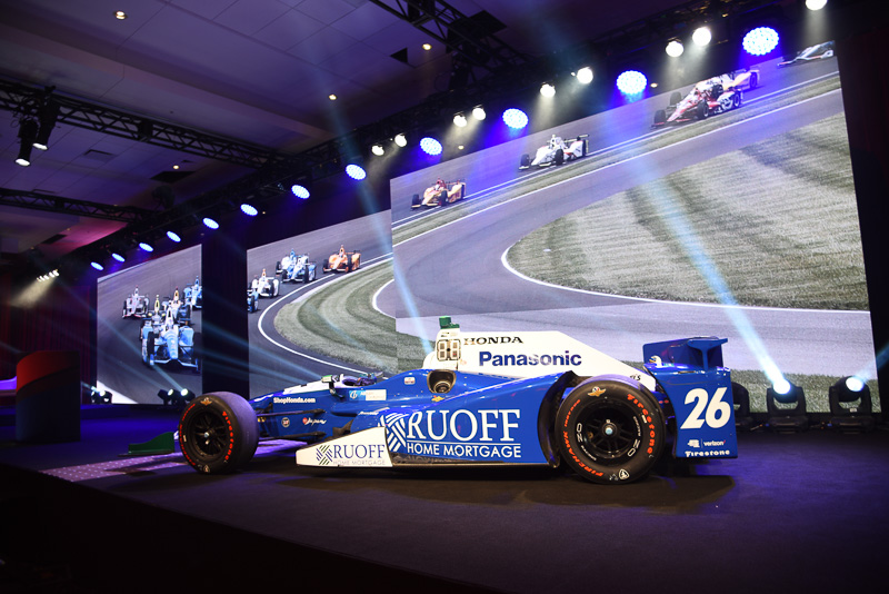 佐藤琢磨選手と一緒に戦った26号車も展示されていた