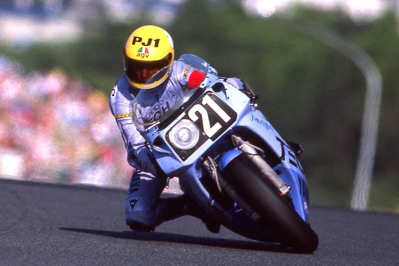 今年の鈴鹿8耐でケニー・ロバーツ氏が「TECH21 FZR750」（1985年）を駆ってデモラン