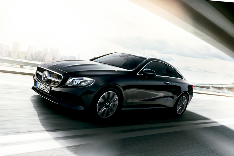 新型「Eクラス クーペ」の走行イメージ