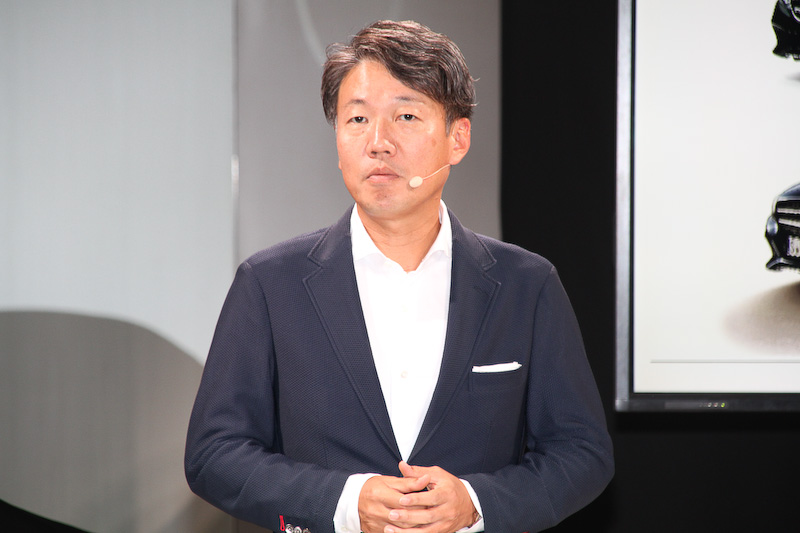 上野社長からは、Eクラスのボディタイプはこれまでセダン、ステーションワゴン、クーペ、カブリオレとなっていたが、今後さらに異なるボディタイプを導入することが予告された