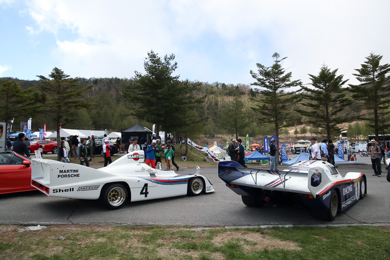 ポルシェ ジャパンは本国のポルシェミュージアムが所蔵する「マルティニ ポルシェ レーシング 936/77」「ロスマンズ ポルシエ 956」などを会場に持ち込み来場者を驚かせた