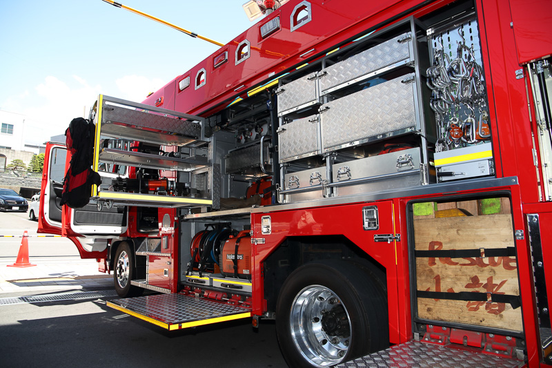 大型トラクターの同乗体験＆運転体験、消防車の展示、子供向け工作教室など、大人から子供まで楽しめるたくさんのプログラムが用意された