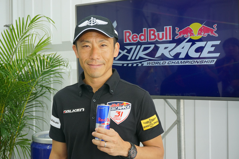 レッドブル・エアレース千葉2017に参戦する室屋義秀選手