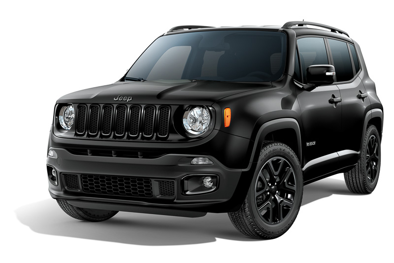 専用色の「カーボンブラックメタリック」を纏ったナイトイーグル