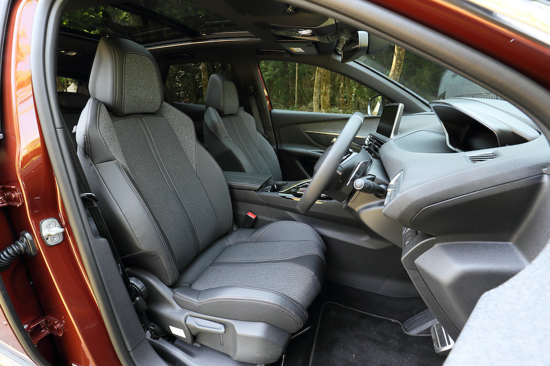 テップレザー/ファブリックのコンビネーションシート