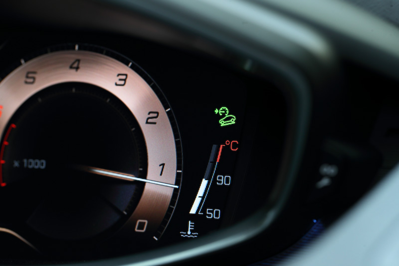 急な下り坂でも約5km以下の低速で安定して下降できる「ヒルディセントコントロール」のスイッチを押したところ