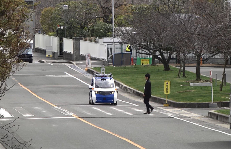 自動運転コミューターの実験風景