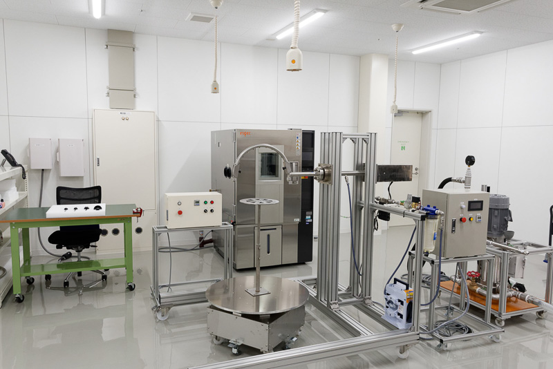 防水関連の試験を行なう機器