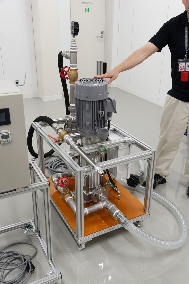 こちらは100L/分までの水をジェット噴射するIPX6の試験用機器