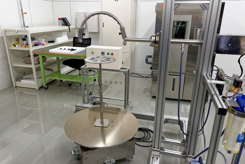 360度の方向から水を噴射するIPX3/4の試験用機器