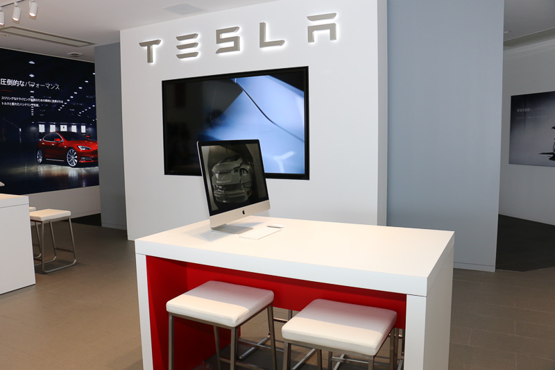 1階に5カ所、2階に2カ所の商談スペースを設定。“とにかくガンガン商談できること”が特徴になっているという