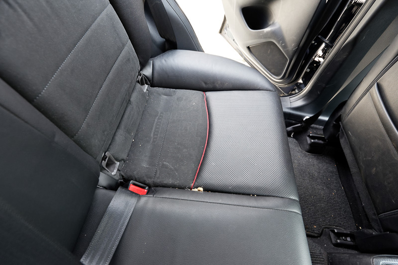 絶対に、細かい食べかすがメッシュ穴に入っていると思うのだが……