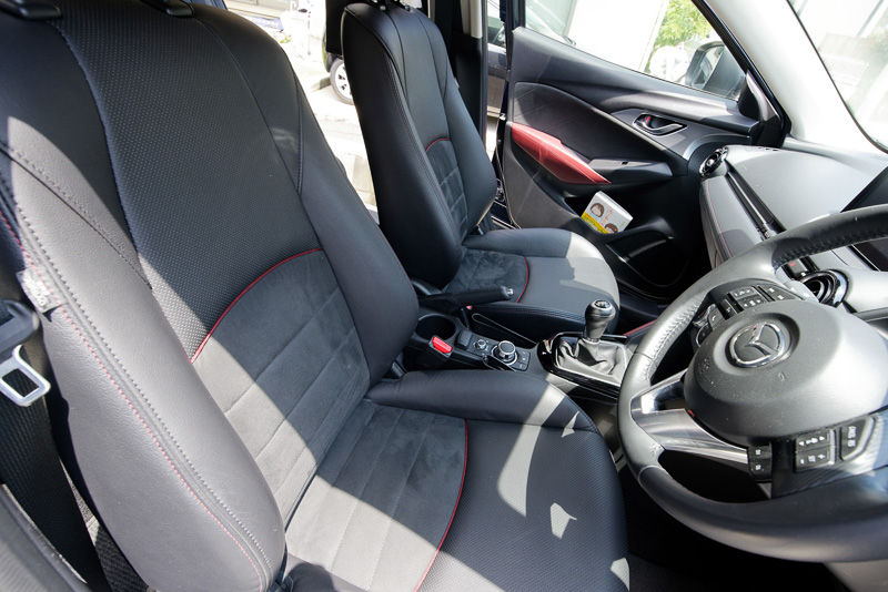 まるで新車のよう……とは言い過ぎだが、クリーニングで美しさを取り戻した（と思う）マイCX-3