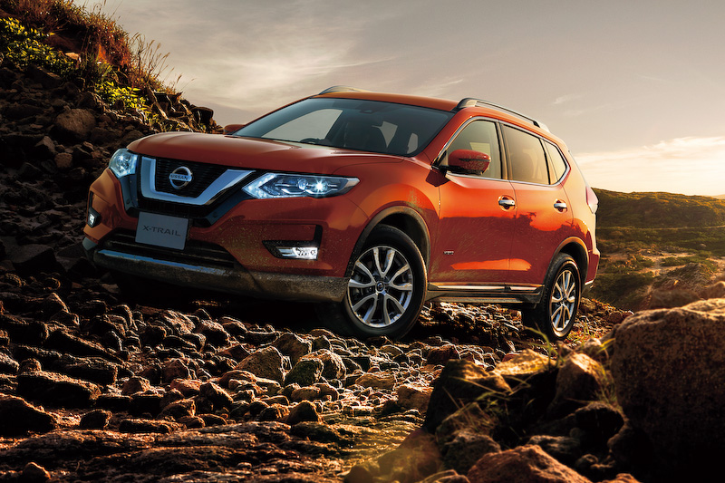 「エクストレイル」をマイナーチェンジ