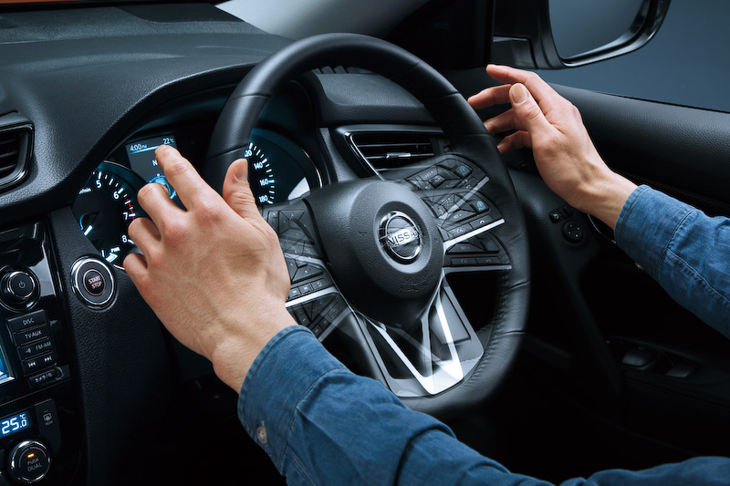 ステアリング操作を車両側で行ない駐車をサポートする「インテリジェントパーキングアシスト」に、駐車位置の設定を自動化する機能を全車にオプション設定