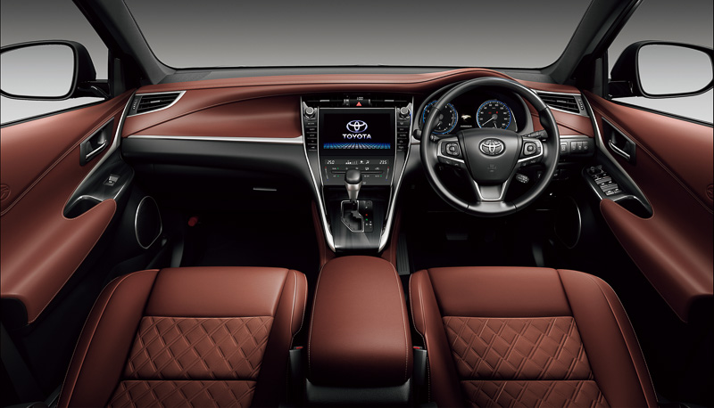 内装色ダークサドルタン：PROGRESS（ガソリン2WD車）