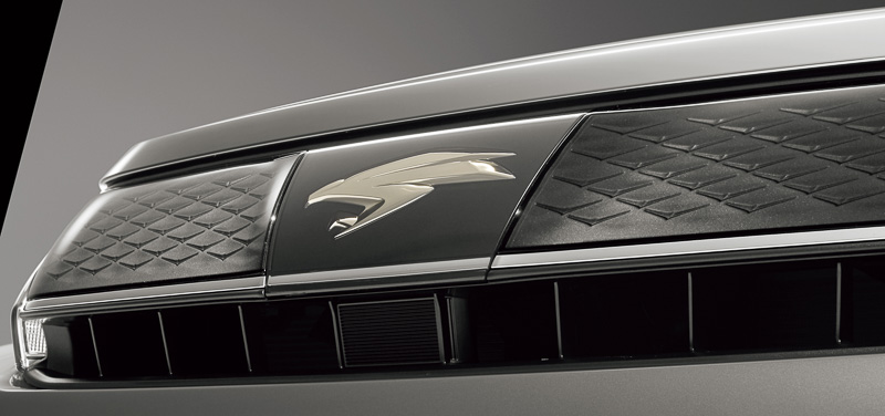 2.0リッター直噴ターボモデル専用アッパーフロントグリル