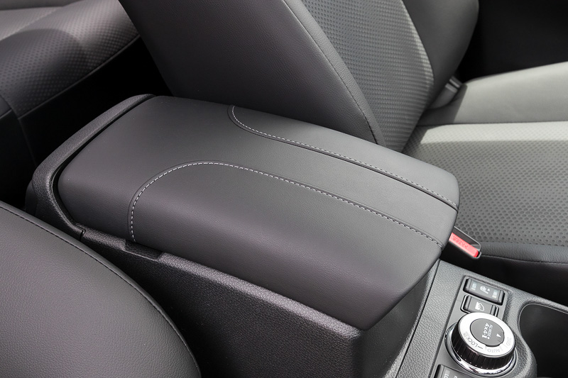 コンソールリッドはステッチデザインを変更