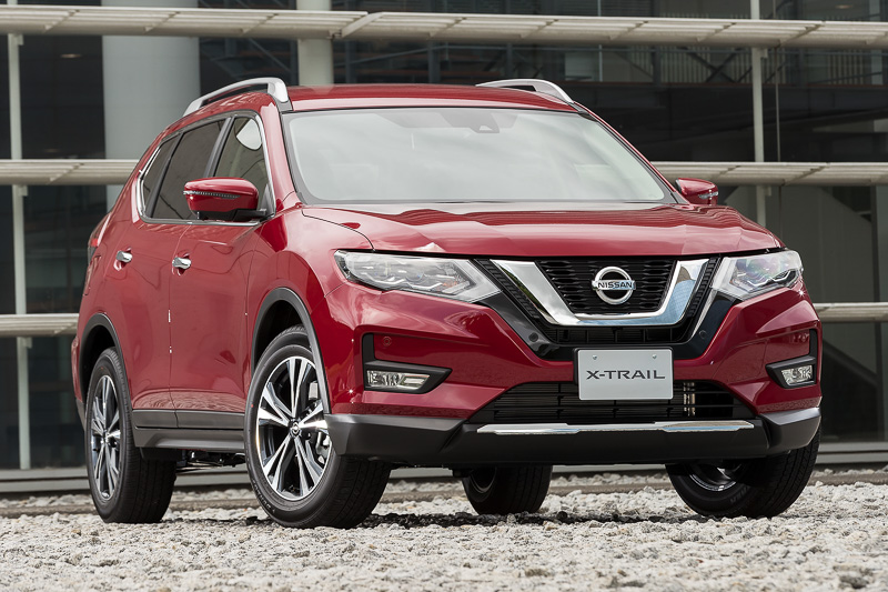 20X。ボディカラーは特別塗装色のガーネットレッド