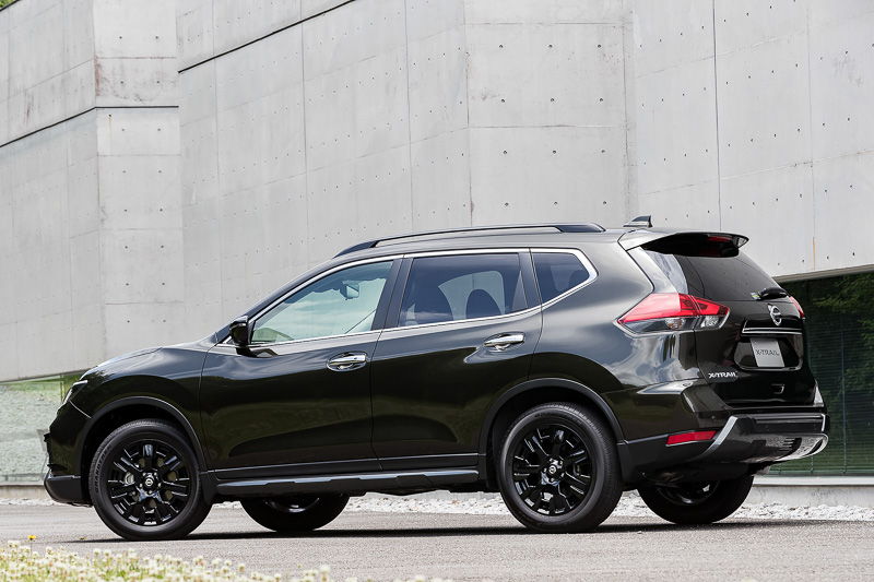 エクストリーマーX。ボディカラーは特別塗装色のチタニウムカーキ