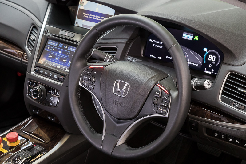 ステアリングまわり