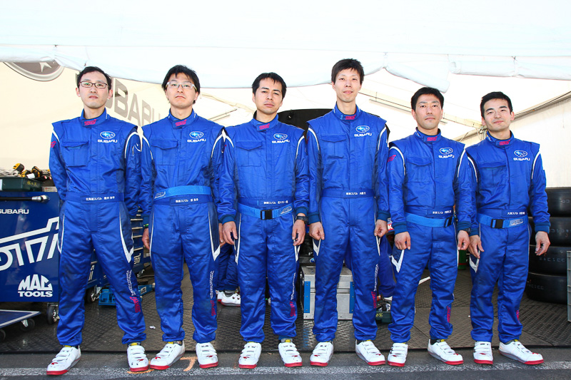 左から、北海道スバル 横井さん、福島スバル 原さん、静岡スバル 佐々木さん、岐阜スバル 内藤さん、京都スバル 宇都宮さん、大阪スバル 村居さん