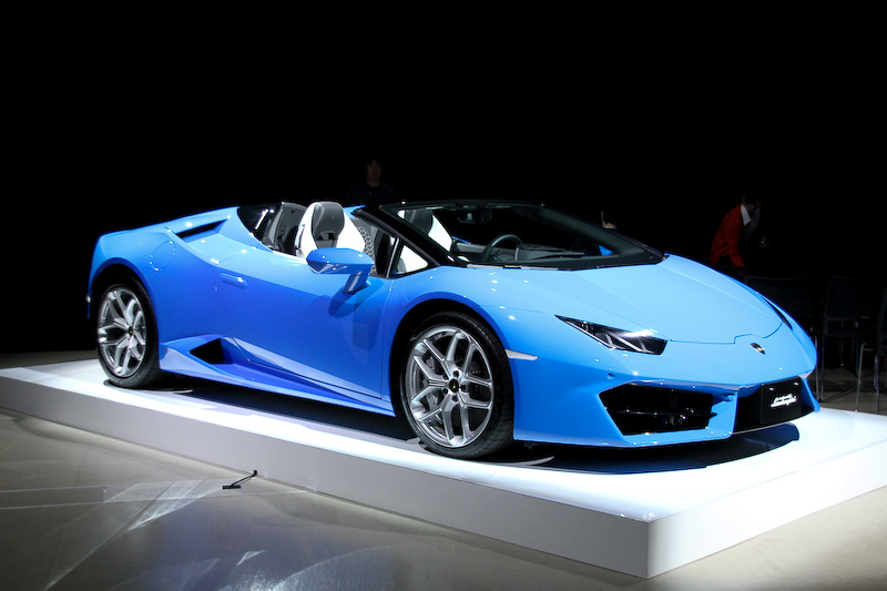 会場にはウラカンシリーズが並べられた