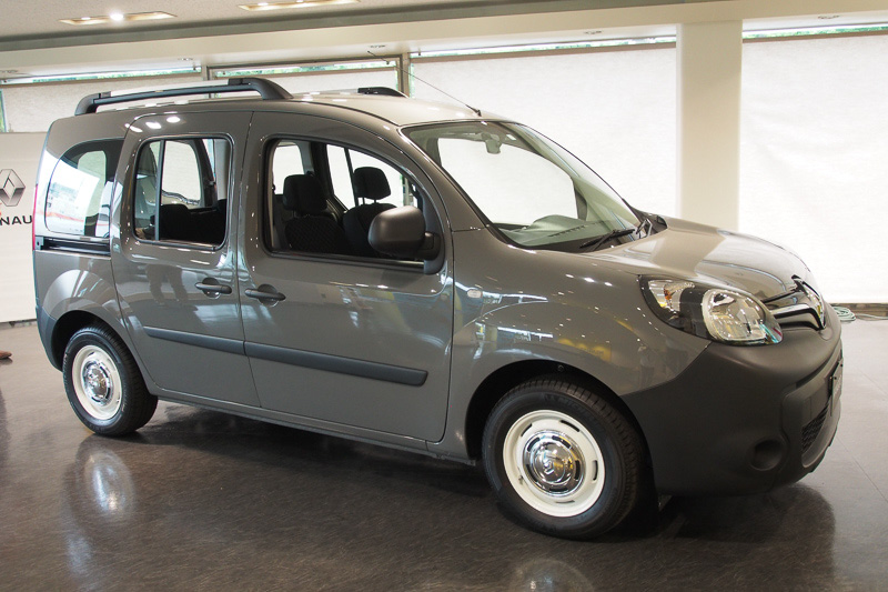 「カングー」の限定車「オーセンティック 6MT」