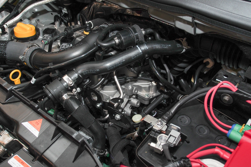 エンジンは直列4気筒DOHC 1.2リッター直噴ターボ。最高出力は84kW（115PS）/4500rpm、最大トルクは190Nm（19.4kgm）/2000rpm