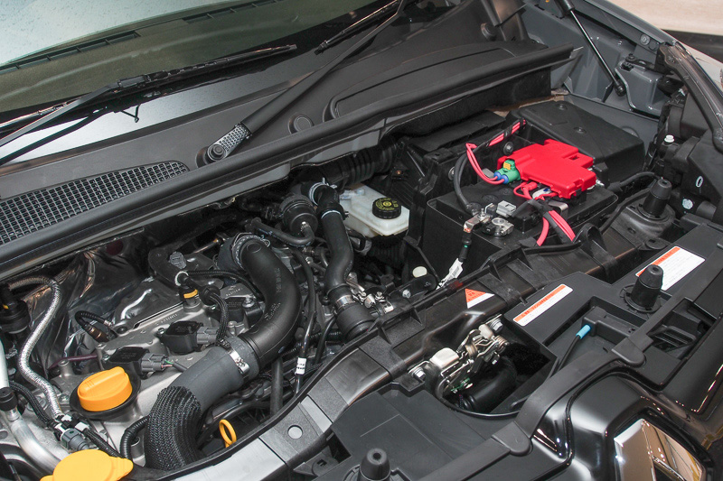 エンジンは直列4気筒DOHC 1.2リッター直噴ターボ。最高出力は84kW（115PS）/4500rpm、最大トルクは190Nm（19.4kgm）/2000rpm