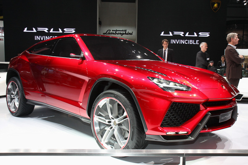 2012年の北京モーターショーで公開されたSUV「ウルス」のコンセプトモデル