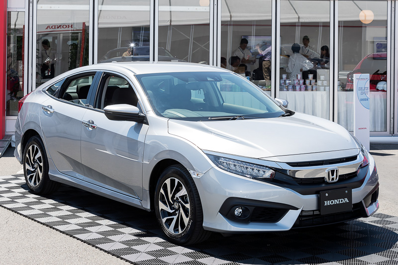新型「シビック セダン」