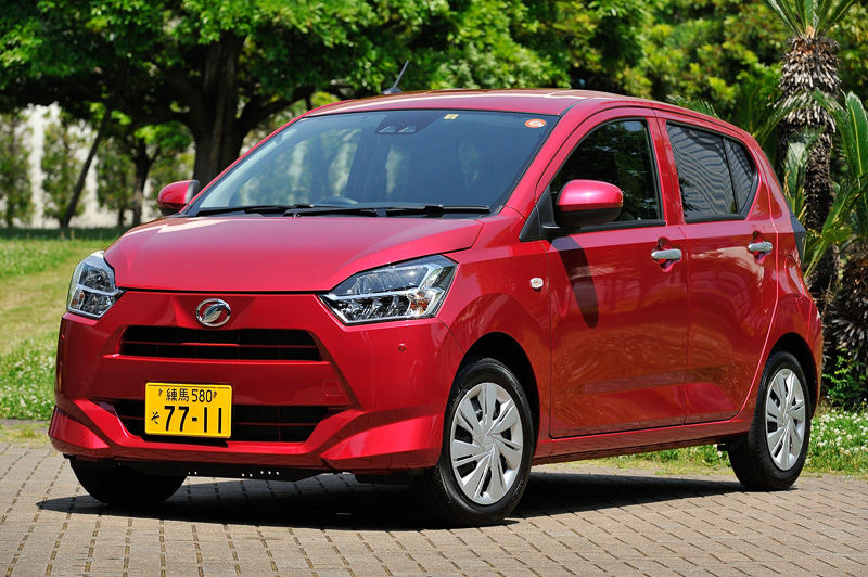 新型ミラ イース X“SA III”（マゼンタベリーマイカメタリック）