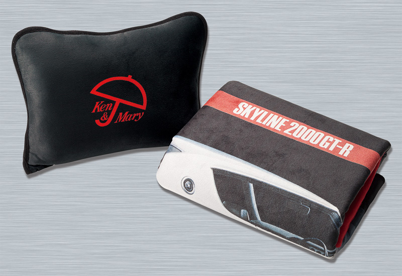 カバー付きアートケットの「スカイライン 2000 GT-R（KPGC110）復刻デザイン」（6500円）