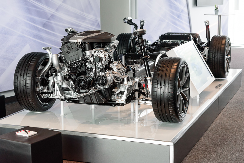 ドイツ本国などでは販売が行なわれているCNG（圧縮天然ガス）が燃料の「アウディ g-tron」