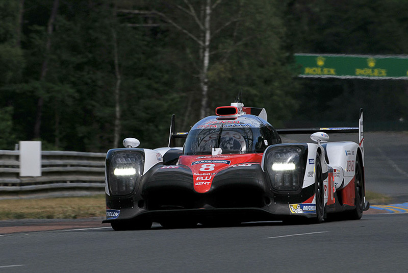 セバスチャン・ブエミ/アンソニー・デビッドソン/中嶋一貴組がドライブする8号車 トヨタ TS050 HYBRID