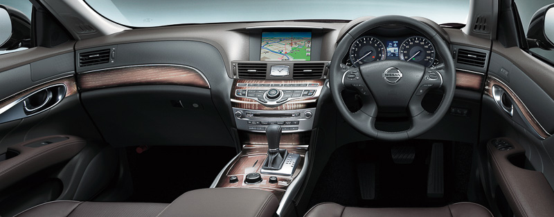 HYBRID VIP Gのインテリア