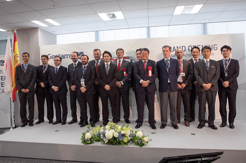 ゲスタンプ、三井物産の関係者による記念撮影