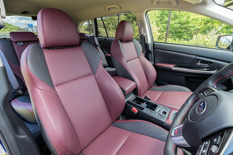 改良型レヴォーグのインテリア