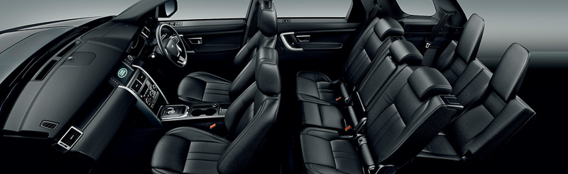 5：5分割の2人掛けシートを3列目シートとして追加する「5＋2シートパック」を標準装備