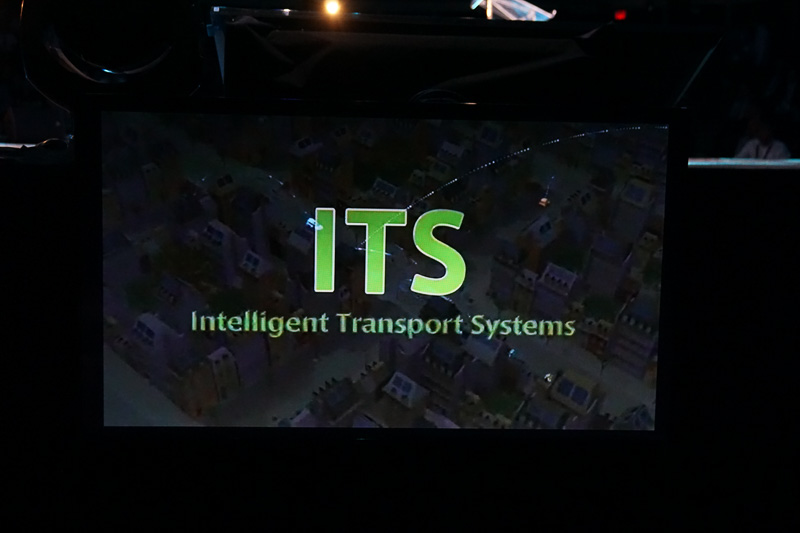 トヨタ自動車の持続可能なモビリティに向けた取り組みを示すスライド