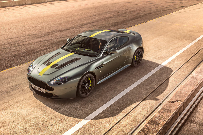 V12エンジンを搭載するヴァンテージ AMR