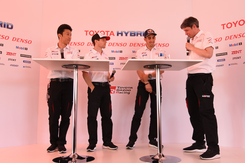 トヨタ8号車のクルー。左から、中嶋一貴選手、アンソニー・デビッドソン選手、セバスチャン・ブエミ選手