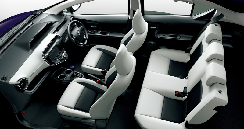 G“ソフトレザーセレクション”（内装色：ホワイトソフトレザー）、オプション装着車