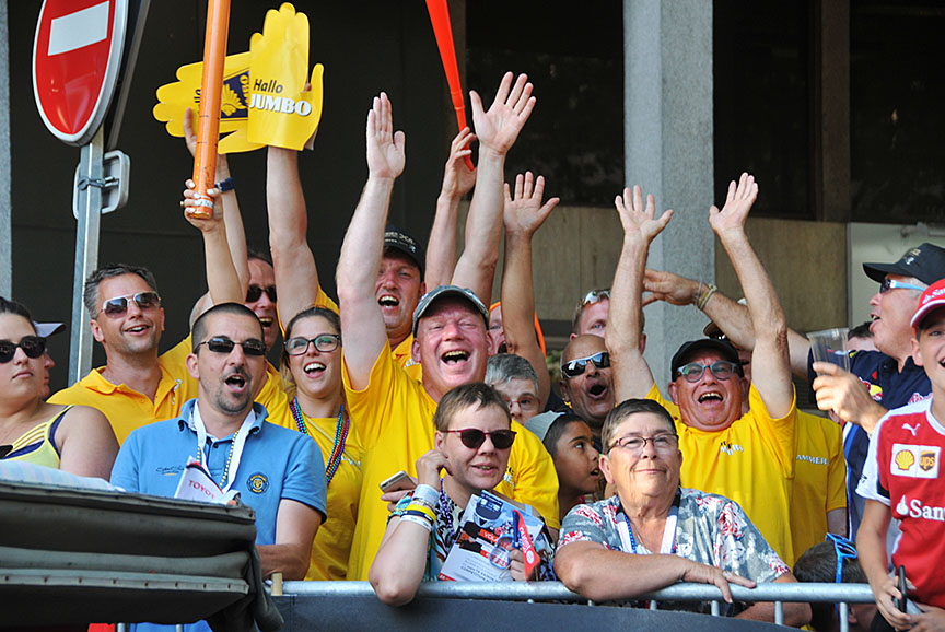 多くの市民がパレードを楽しんだ