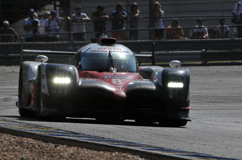 一時はトップを争うレースを展開した8号車 トヨタ TS050 HYBRID（セバスチャン・ブエミ/アンソニー・デビッドソン/中嶋一貴組）