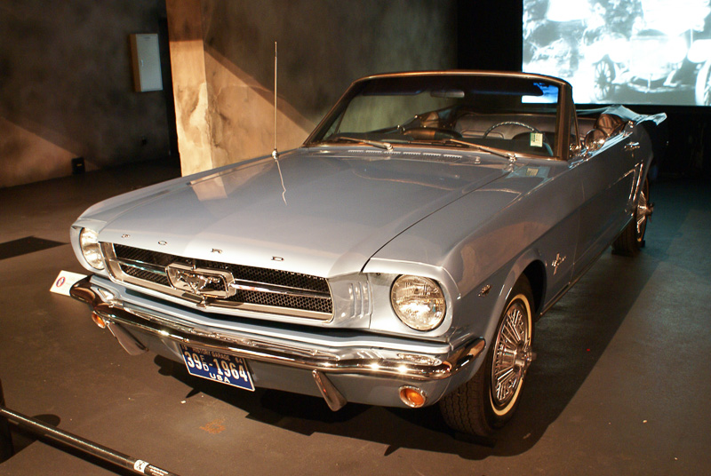 1964年式 フォード「マスタング コンバーチブル」